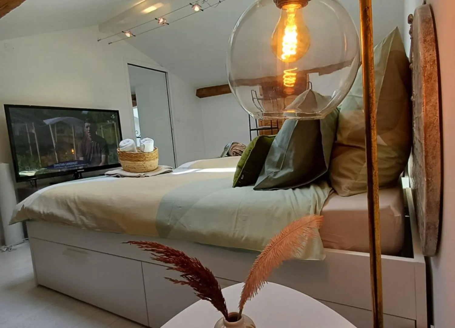 Les Metras Bed & Breakfast Ceyzeriat 0*,  France
